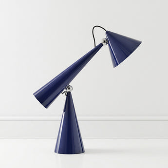 Luminária de Mesa Moderna Minimalista Metal LED Articulada Khombole — ORNE